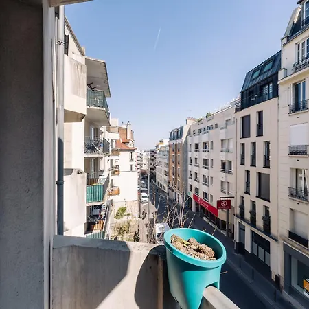 Pied-a-terre In 19 Apartmán