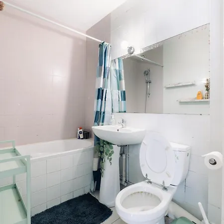 Pied-a-terre In 19 * Paris
