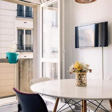 Pied-a-terre In 19 * Paris